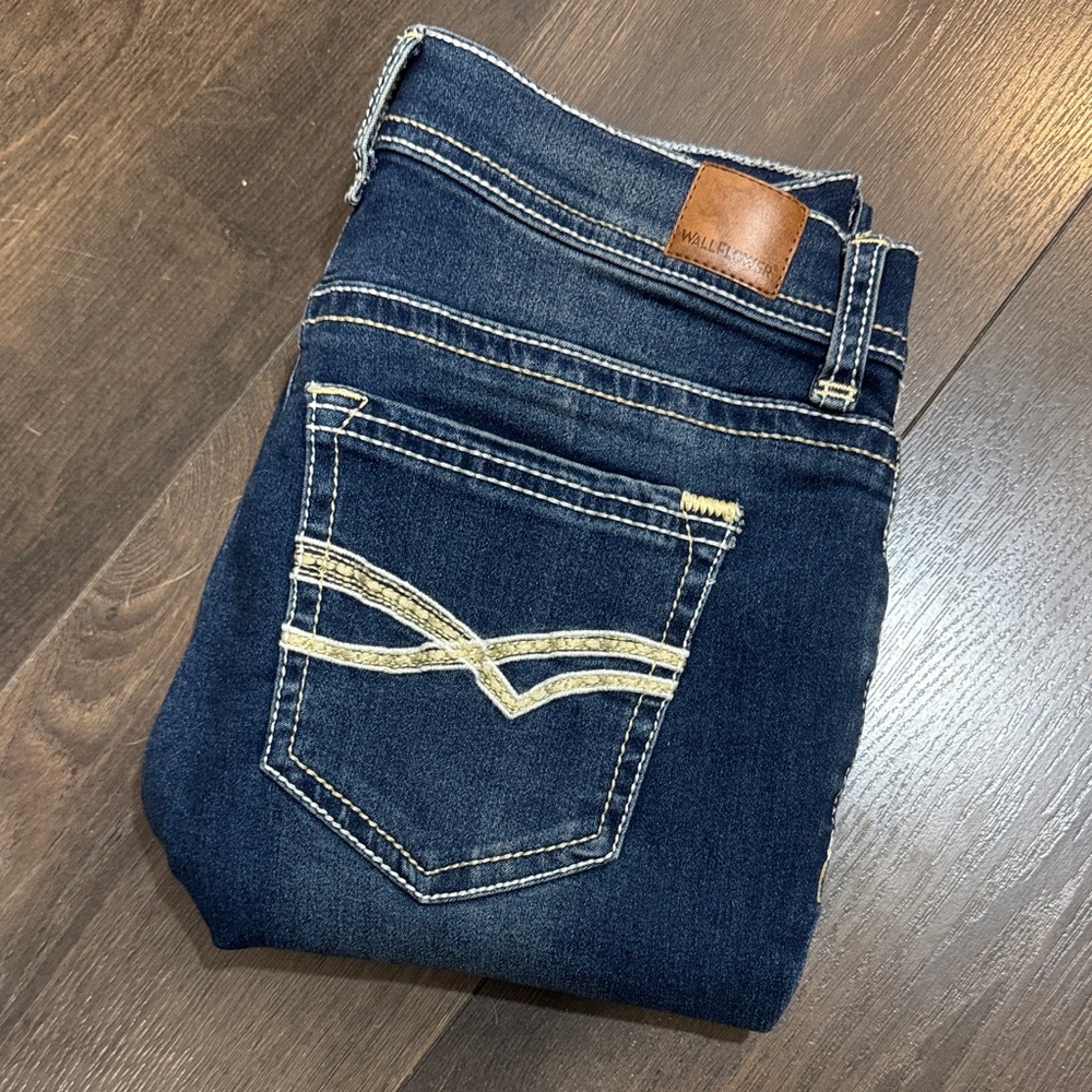 Wallflower Jeans Skinny size 9 Long Stretch Thick Stitch Dark Wash High Rise